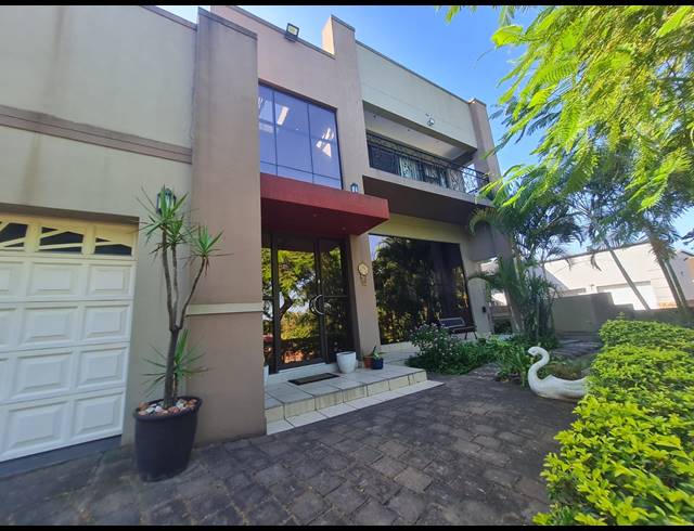 4 BEDROOM FREESTANDING FOR SALE IN VELD EN VLEI